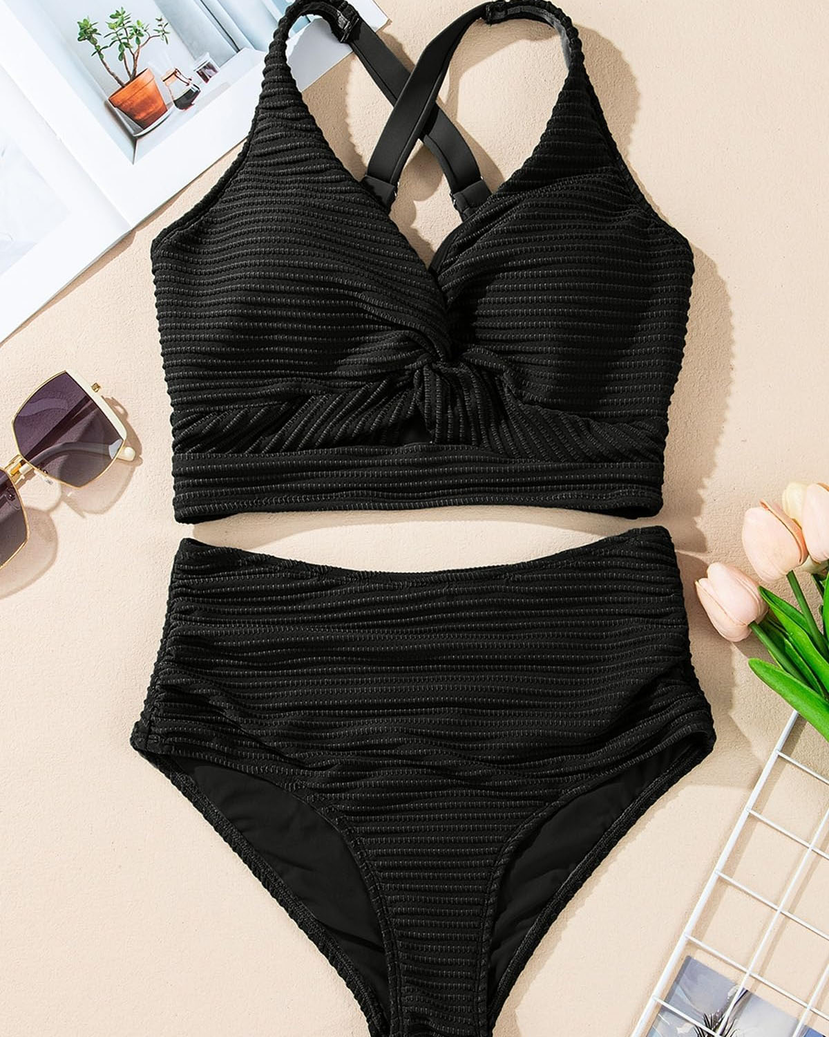 Geripptes Twist-Bikini-Set