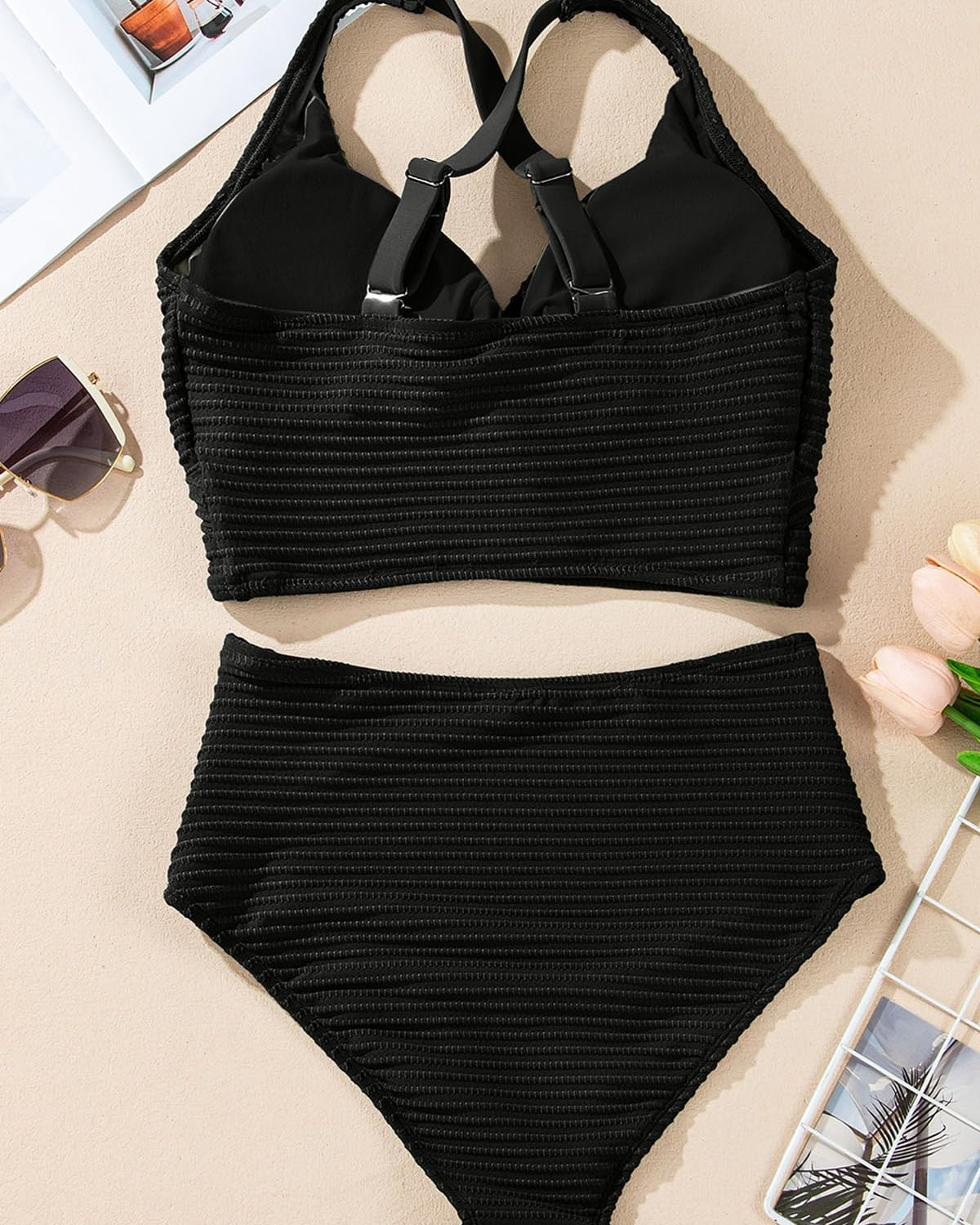 Geripptes Twist-Bikini-Set