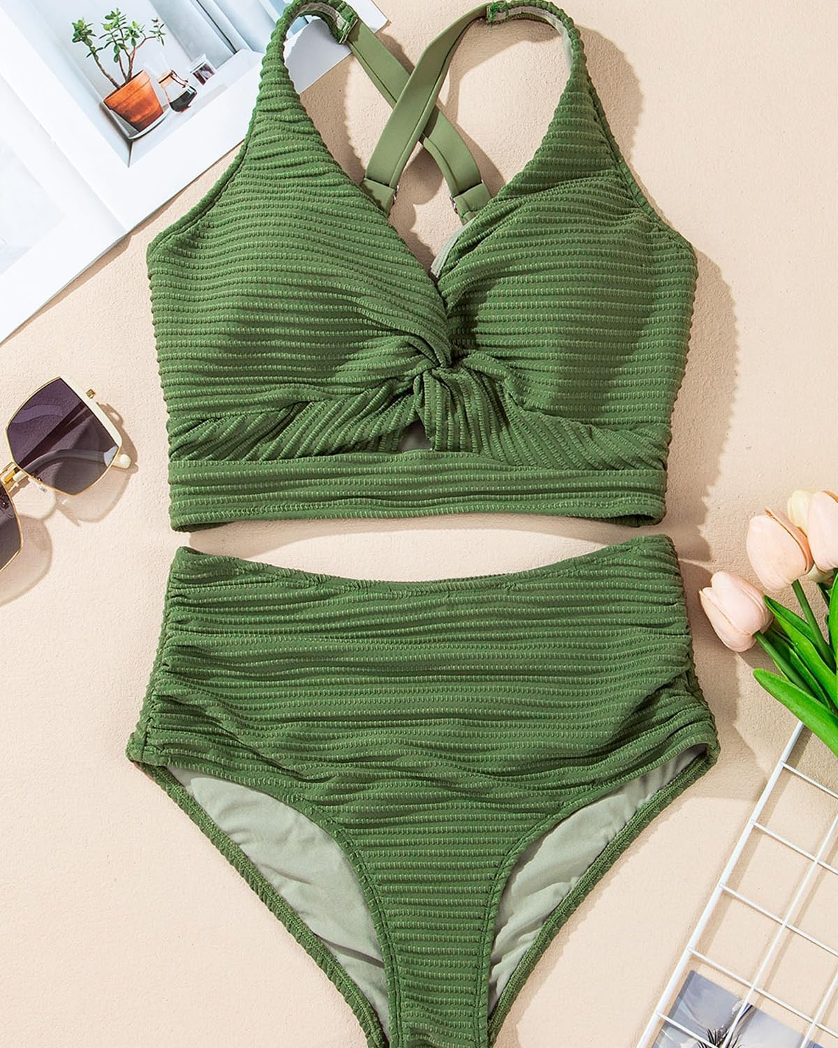 Geripptes Twist-Bikini-Set